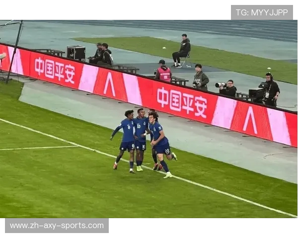 国足逆转取胜晋级亚洲区决赛圈全场鏖战展现顽强拼搏精神